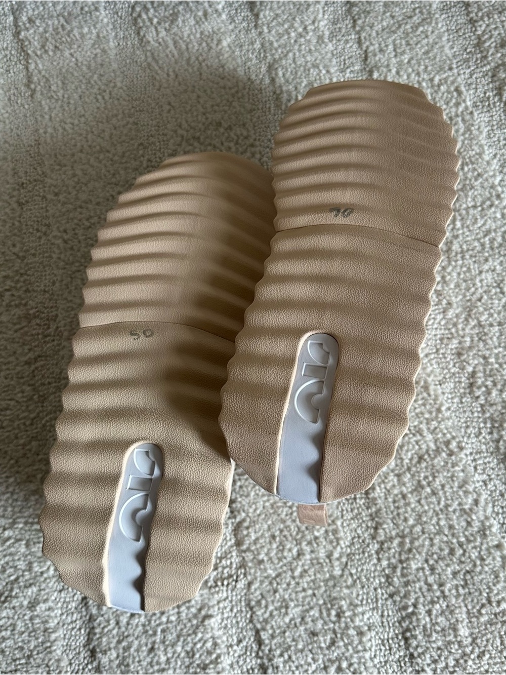 Nike Women’s Air Max Dawn Sneakers Soft Pink - Picture 4 of 8